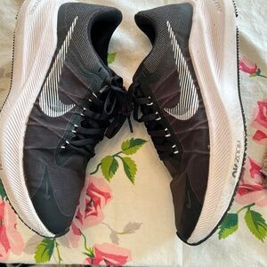 Women's Athletic Cushioned Nike Zoom Winflo Black White Athletic Running Shoe 8